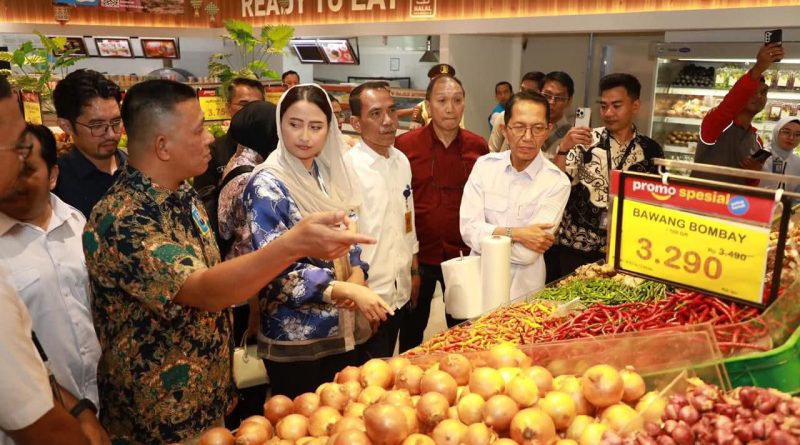 Jelang Idulfitri, Amsakar dan Wamendag Pastikan Harga dan Stok Sembako di Batam Aman