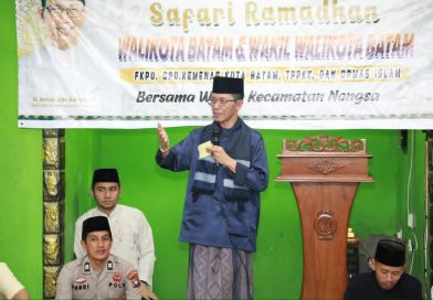 Safari Ramadan di Nongsa, Amsakar Salurkan Bantuan Masjid dan Ajak Raih Lailatulqadar