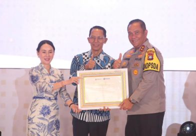 Kepala dan Wakil Kepala BP Batam Berikan Penghargaan dalam Ajang Apresiasi Kolaborasi Investasi Batam 2026