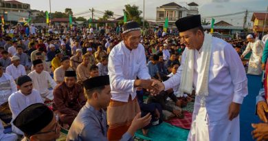 Gubernur Ansar Sholat Idulfitri Bersama Masyarakat Batam