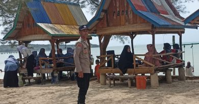 Libur Lebaran di Tepi Laut: Tanjung Siambang Jadi Pilihan, Keselamatan Tetap Jadi Prioritas