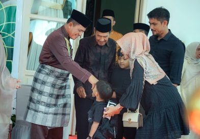 Open House Idul Fitri Hari ke-2, Gubernur Ansar Sambut Hangat Warga Kepri di Gedung Daerah