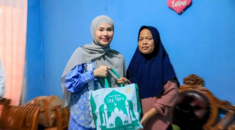 Ketua YKI Bintan Hafizha Serahkan Bantuan kepada Penyintas Kanker