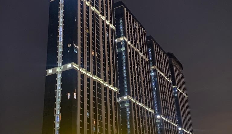 Kinerja Amsakar–Li Claudia: Ekonomi Tumbuh, Kemiskinan Turun, Investasi Melonjak