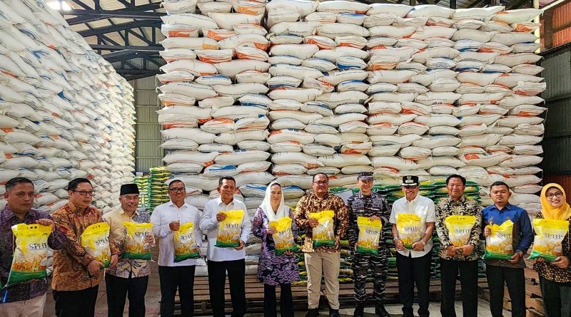 7.321 Warga Natuna Terima Bantuan Pangan, Ansar Gaungkan Gerakan Stop Boros