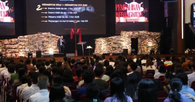 Polisi Hadir di Tengah Umat, Paskah 2026 di Batam Berlangsung Aman dan Penuh Khidmat