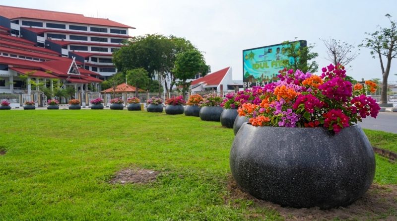 Jawab Kekhawatiran Publik, BP Batam Pastikan Penataan Pot Bougenville Gunakan Dana CSR Jawab Kekhawatiran Publik, BP Batam Pastikan Penataan Pot Bougenville Gunakan Dana CSR