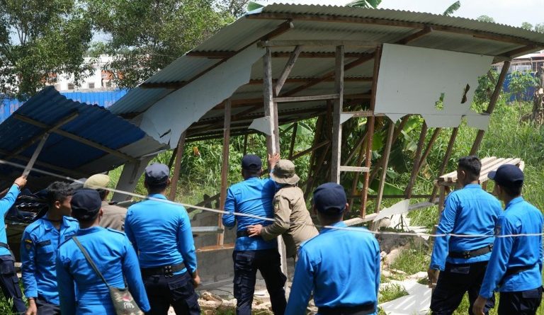 Ditpam BP Batam bersama Tim Terpadu Gelar Penertiban Bangunan Ilegal di Kawasan Kebun Sayur Sei Binti