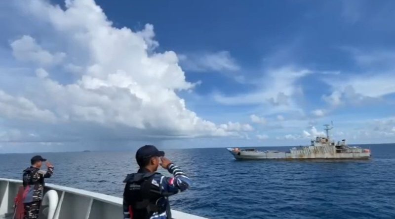 Misi Mulia di Laut Karimun Jawa: KRI Leuser-924 Antar KRI Teluk Hading-538 ke Akhir Pengabdian