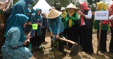 Dari Halaman Rumah ke Ketahanan Pangan: Gerakan Cabai PKK Kepri Mengakar di Bintan