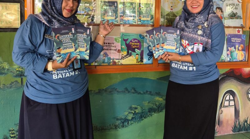 Bikin Haru! Puisi Karya Murid SDN 003 Batu Aji Kini Mejeng di Perpustakaan Sekolah