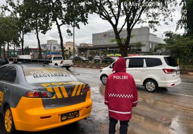 Sat Samapta Polresta Barelang Siaga Cuaca Ekstrem, Patroli Cegah Banjir dan Pohon Tumbang di Batam