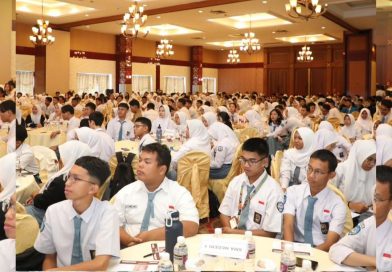 Amsakar-Li Claudia Perluas Beasiswa Batam untuk Anak Hinterland dan Keluarga Tidak Mampu