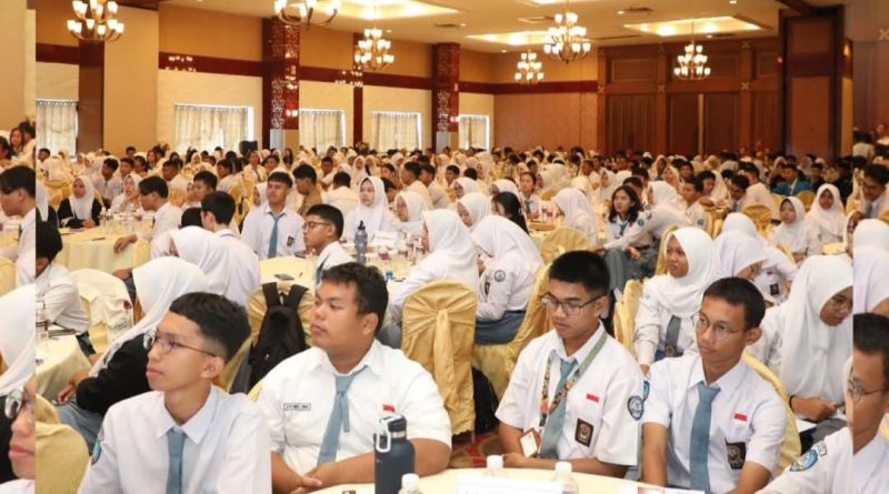 Amsakar-Li Claudia Perluas Beasiswa Batam untuk Anak Hinterland dan Keluarga Tidak Mampu