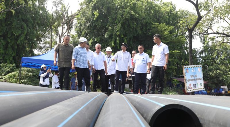Amsakar Tinjau Pengerjaan Pemasangan Jaringan Pipa Distribusi Air Minum