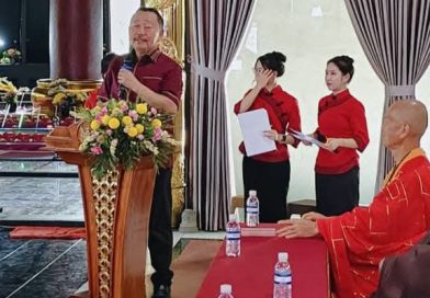 Hangatnya Waisak di Galang Batang, Bobby Jayanto Tebarkan Pesan Kebersamaan dan Toleransi