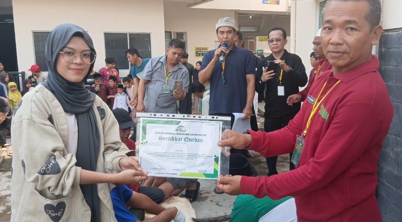 Semangat Berbagi di Hari Raya, Masjid Namirah Bengkong Salurkan 655 Paket Daging Kurban