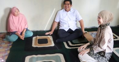 Hari Lansia ke-30, Bupati Bintan Roby dan LKKS Salurkan 300 Paket Sembako