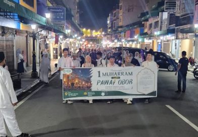 Cahaya Obor Sambut Tahun Baru Islam, Remaja Masjid Agung Al Hikmah Hidupkan Syiar di Kota Tua Tanjungpinang Cahaya Obor Sambut Tahun Baru Islam, Remaja Masjid Agung Al Hikmah Hidupkan Syiar di Kota Tua Tanjungpinang