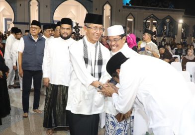Saat Puisi “Jabal Uhud” Menggetarkan Masjid Agung Raja Hamidah, Amsakar Ajak Warga Batam Memaknai Hijrah dengan Hati