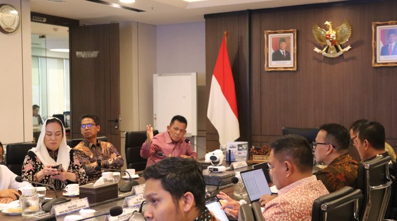 Gubernur Ansar Perjuangkan Penguatan Sektor Kelautan dan Perikanan Kepri, Temui Menteri KKP Gubernur Ansar Perjuangkan Penguatan Sektor Kelautan dan Perikanan Kepri, Temui Menteri KKP