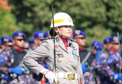 Perdana di Polda Kepri, Polwan Pimpin Upacara HUT Bhayangkara ke-80, Bukti Kesetaraan Bukan Sekadar Slogan