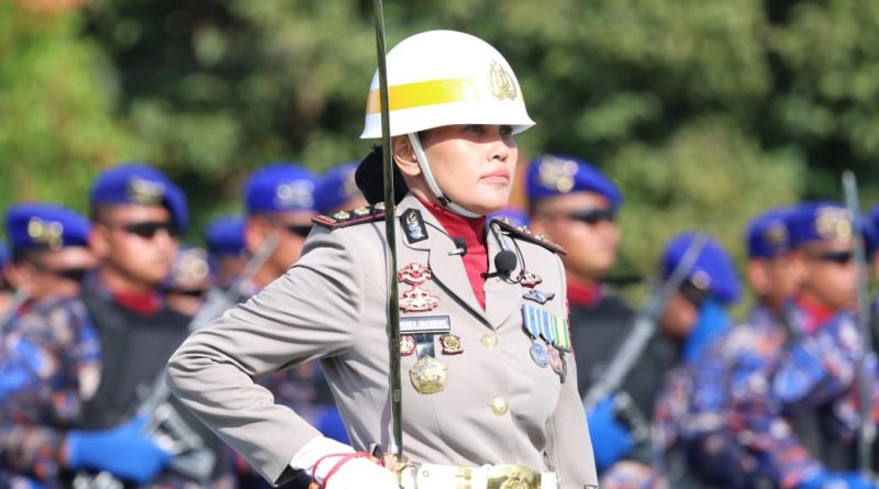 Perdana di Polda Kepri, Polwan Pimpin Upacara HUT Bhayangkara ke-80, Bukti Kesetaraan Bukan Sekadar Slogan