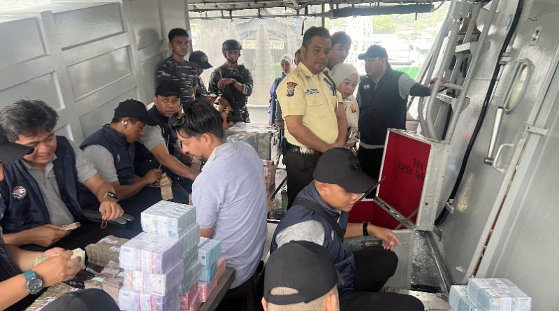KRI Beladau Antar Rupiah hingga Pulau Terluar