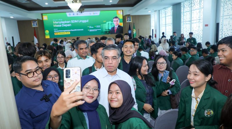 Menaker: AI Mengubah Cara Bekerja, SDM Unggul Kunci Hadapi Perubahan Dunia Kerja Menaker: AI Mengubah Cara Bekerja, SDM Unggul Kunci Hadapi Perubahan Dunia Kerja
