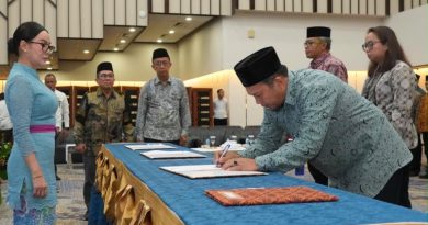 Wakil Kepala BP Batam Lantik 338 Pejabat Struktural Tingkat III dan IV: Perkuat Kinerja Organisasi dan Dorong Peningkatan Pelayanan Publik Wakil Kepala BP Batam Lantik 338 Pejabat Struktural Tingkat III dan IV: Perkuat Kinerja Organisasi dan Dorong Peningkatan Pelayanan Publik