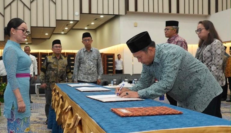 Wakil Kepala BP Batam Lantik 338 Pejabat Struktural Tingkat III dan IV: Perkuat Kinerja Organisasi dan Dorong Peningkatan Pelayanan Publik Wakil Kepala BP Batam Lantik 338 Pejabat Struktural Tingkat III dan IV: Perkuat Kinerja Organisasi dan Dorong Peningkatan Pelayanan Publik