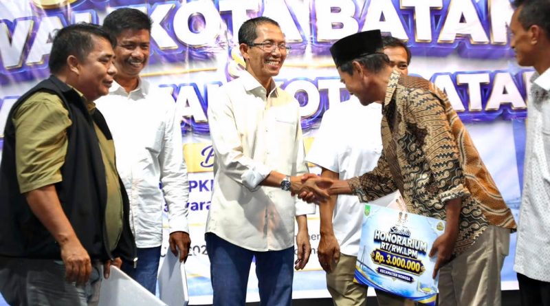 Program Kerakyatan Amsakar-Li Claudia Tuai Apresiasi, Warga Rasakan Manfaatnya Program Kerakyatan Amsakar-Li Claudia Tuai Apresiasi, Warga Rasakan Manfaatnya