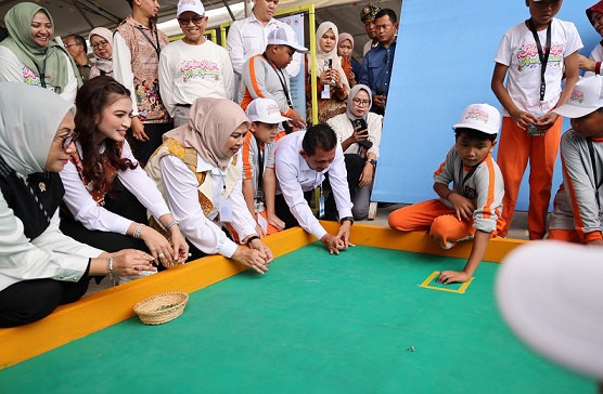 Selvi Ananda Gibran Bersama Ansar Ahmad Hidupkan Kembali Permainan Tradisional di Kepri