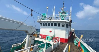 KRI Kerambit-627 Gagalkan Penyelundupan Diduga Narkoba 1,3 Ton, Kapal MV King Sun Diamankan di  Berakit Bintan