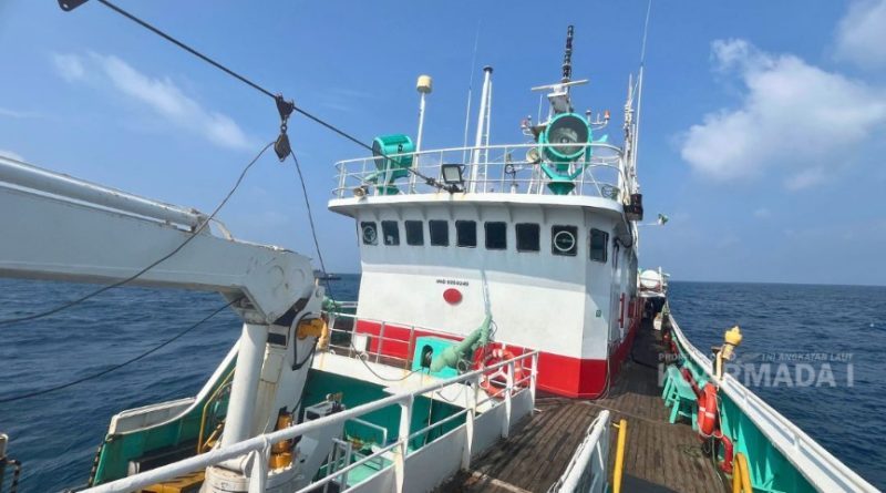 KRI Kerambit-627 Gagalkan Penyelundupan Diduga Narkoba 1,3 Ton, Kapal MV King Sun Diamankan di  Berakit Bintan