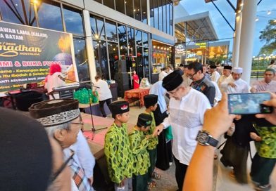 KALAM: Kepedulian,Kebersamaan Dalam Sinergitas dan Semangat Berkolaborasi Membangun Batam Yang Maju dan Madani KALAM: Kepedulian,Kebersamaan Dalam Sinergitas dan Semangat Berkolaborasi Membangun Batam Yang Maju dan Madani