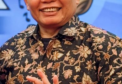 Menjangkau Melampaui Batik: Merayakan Hari Batik Nasional Dengan Menghidupkan Khazanah Wastra Nusantara Menjangkau Melampaui Batik: Merayakan Hari Batik Nasional Dengan Menghidupkan Khazanah Wastra Nusantara