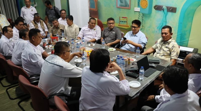 Silaturahmi ke PWI Kepri, Ansar Ahmad Bicara Masa Depan Pulau Penyengat