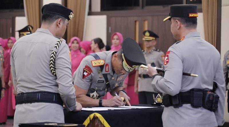 Irjen Pol Suhendri Resmi Kapolda Kepri