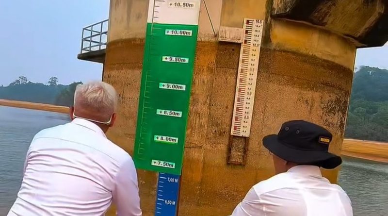 Amsakar Turun Langsung Cek Waduk Nongsa, Air Baku Menyusut 4,5 Meter Amsakar Turun Langsung Cek Waduk Nongsa, Air Baku Menyusut 4,5 Meter