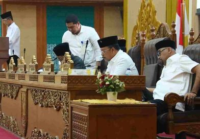 APBD Batam 2027 Harus Berdampak Nyata, Amsakar Jawab Catatan Fraksi DPRD