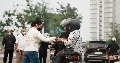 Peduli Kesehatan Masyarakat, BP Batam Bagikan Masker di Tengah Sebaran Kabut Asap