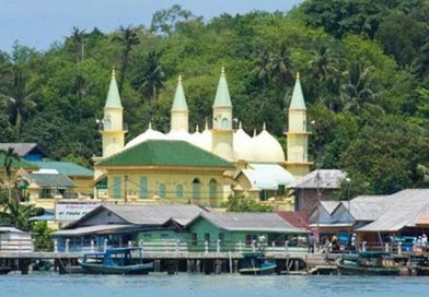 Menyusuri Jejak Melayu di Pulau Penyengat, 50 Wartawan PWI Kepri Merawat Ingatan Sejarah