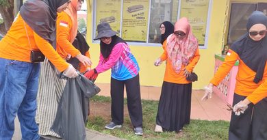 IKWI Kepri Bersama Sekda Kepri Gotong Royong Bersihkan Pulau Penyengat