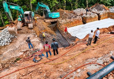 BP Batam Kebut Perbaikan Jalan Depan Hotel Vista, Masyarakat Diimbau Berhati-Hati BP Batam Kebut Perbaikan Jalan Depan Hotel Vista, Masyarakat Diimbau Berhati-Hati