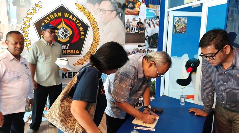 Kunjungi Graha PWI Kepri, Dr Aqua Dwipayana Tekankan Pentingnya Soliditas Pengurus