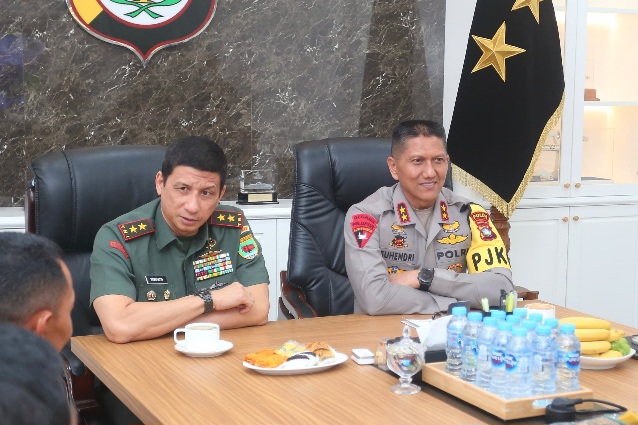 Pangdam XXV/Sultan Mahmud Riayat Syah Silaturahmi dengan Kapolda Kepri, Perkuat Sinergitas TNI-Polri Pangdam XXV/Sultan Mahmud Riayat Syah Silaturahmi dengan Kapolda Kepri, Perkuat Sinergitas TNI-Polri