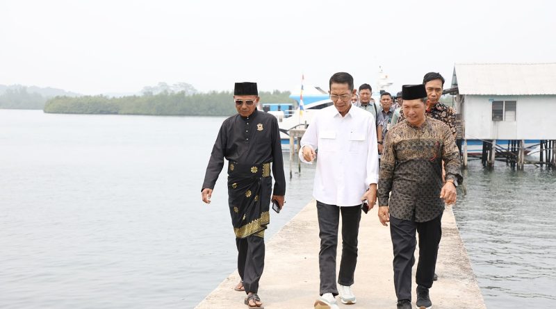 Walikota Batam Amsakar Serap Aspirasi Warga Bulang, Bahas Jembatan hingga Air Bersih