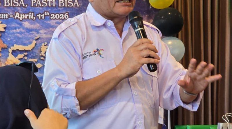 SENI BERNAVIGASI DI DUA KAKI: ESENSI KOMUNIKASI DAN HARMONI BIROKRASI PARLEMENTER