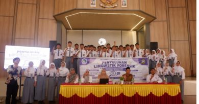 Tim PKM UMRAH Gelar Penyuluhan Linguistik Forensik di SMAN 1 Tanjungpinang